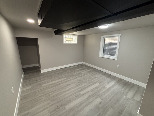 Building Photo - Cozy 4-bed home in Gary's Historic neighbo...