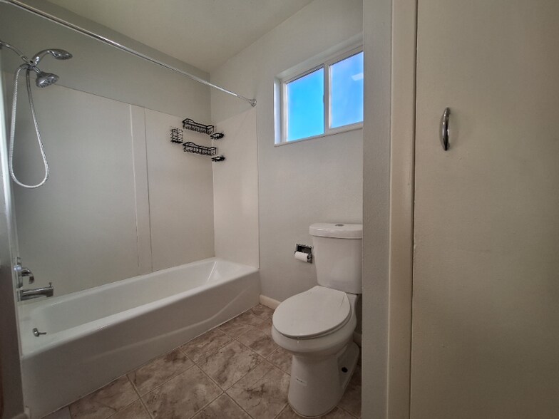 Building Photo - 2172 Reed Dr