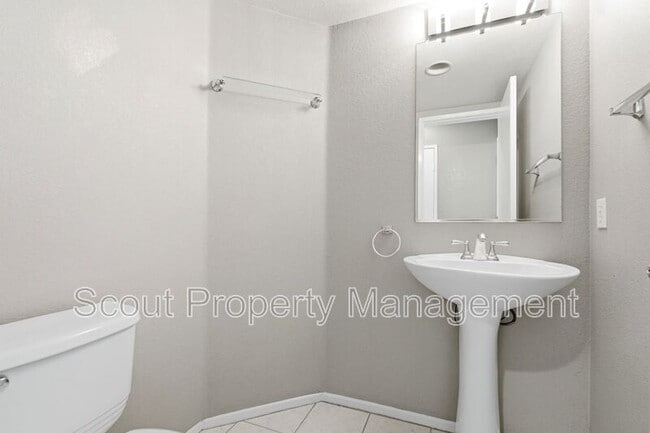 Building Photo - 45356 Escalante Ct