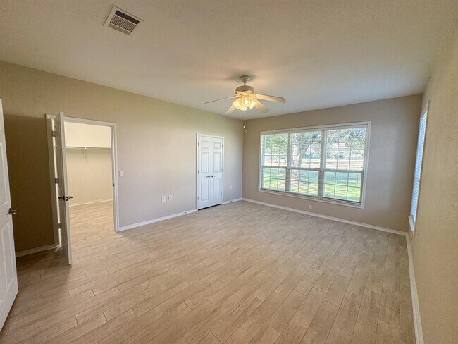 Building Photo - 100 Sunbird Ct