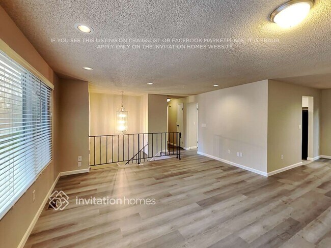 Building Photo - 28628 15th Ave S