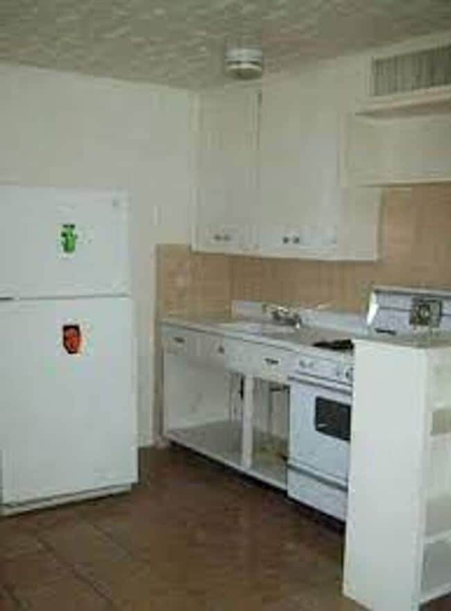 Building Photo - 1 Bedroom Duplex Avail