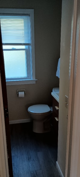 Building Photo - 13920 Old Pleasant Valley Rd