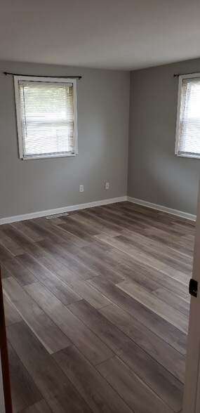 Building Photo - 6691 Gilette Dr