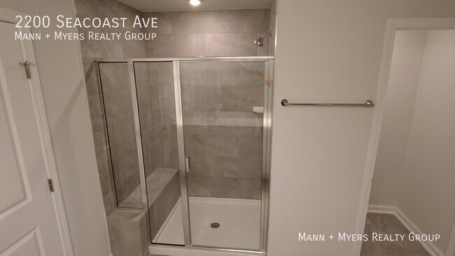 Building Photo - 2200 Seacoast Ave
