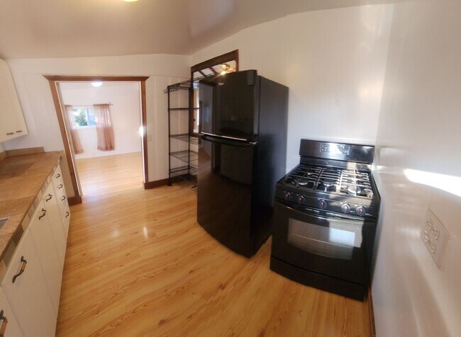 Building Photo - 1941 Abbott St