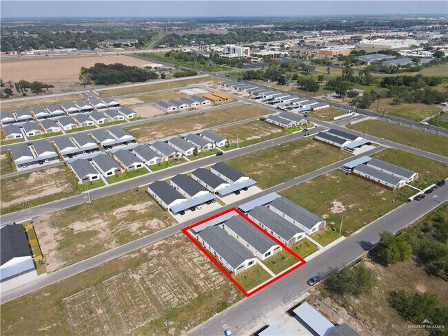 Building Photo - 23 Robin Rd