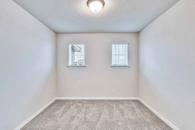 Building Photo - 6501 Dragride Rd