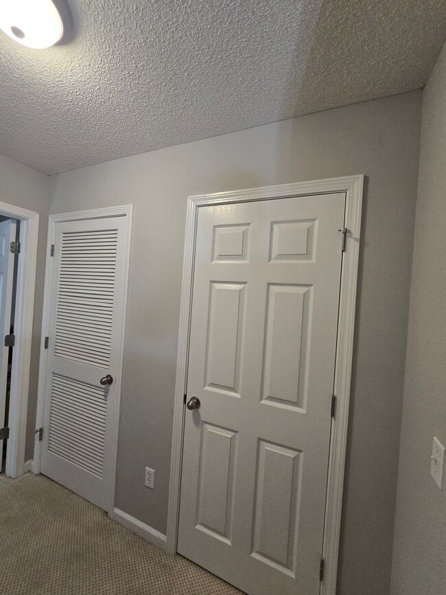 Building Photo - Woodland Park