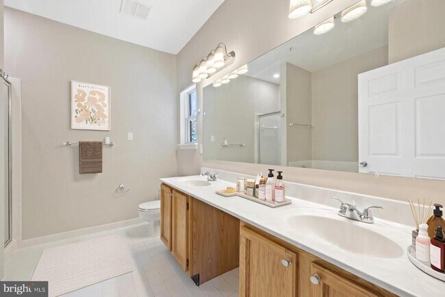 Building Photo - 6551 Grange Ln