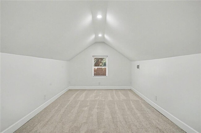 Building Photo - 1201 Walker Dr