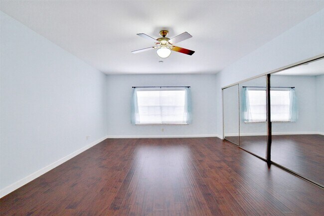 Building Photo - 532 Wilcrest Dr