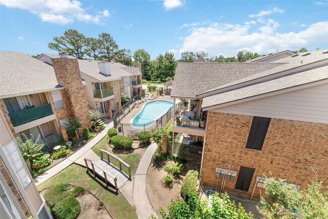 Building Photo - 3770 Lovers Wood Ln