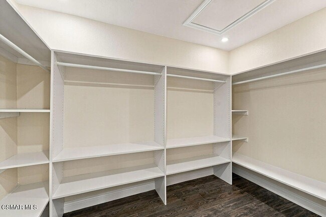 Building Photo - 5769 Nutwood Cir