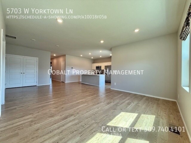 Building Photo - 5703 W Yorktown Ln