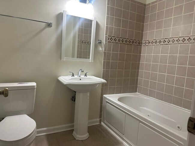 Building Photo - 114 Seabreeze Ln