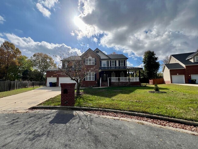 Building Photo - Four bedroom, 3.5 bath house in Elon!  Mus...