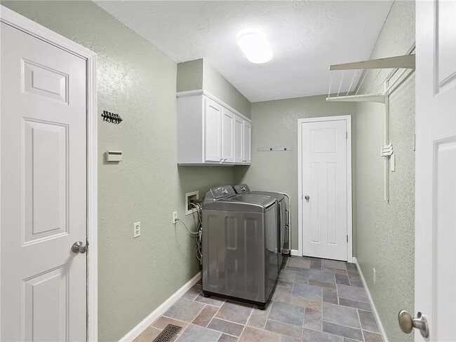 Laundry Room - 732 Westglen Dr