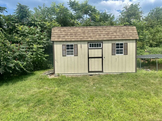 Building Photo - 254 Sand Hill Rd