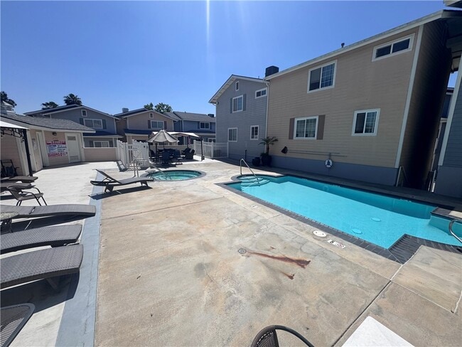 Building Photo - 5092 Guava Ave
