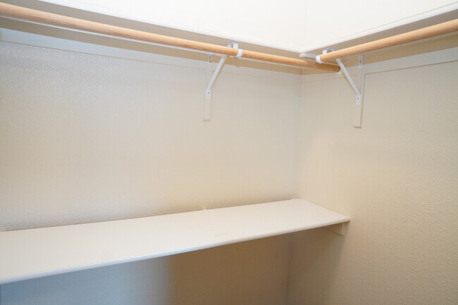 Building Photo - 1254 E Winding Creek Dr