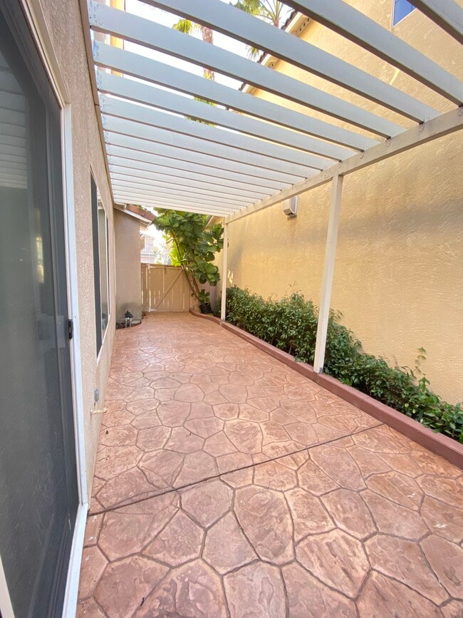 Building Photo - 1334 Mill Valley Rd