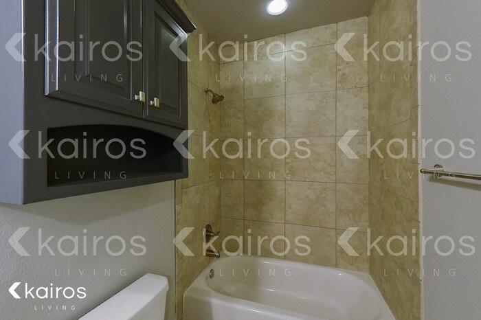 Building Photo - 7308 Mosley St