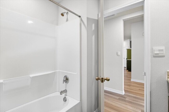 Building Photo - 1626 Comfy Wy