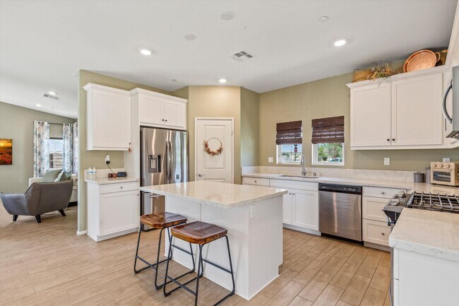 Building Photo - Elegant Corner-Lot Home in the Verano Comm...