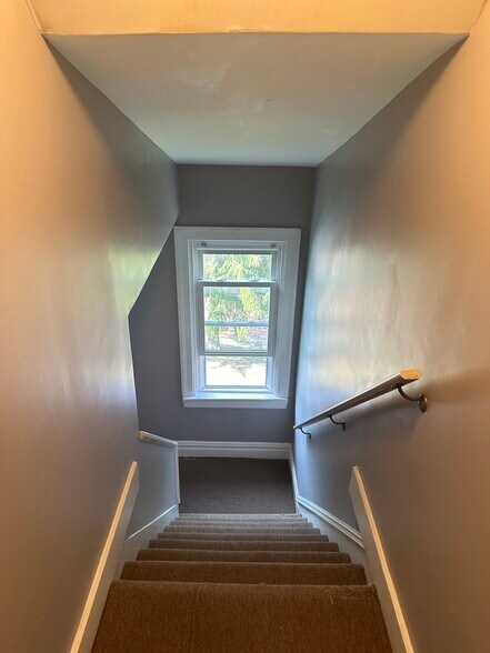 Building Photo - 48 Maytide St