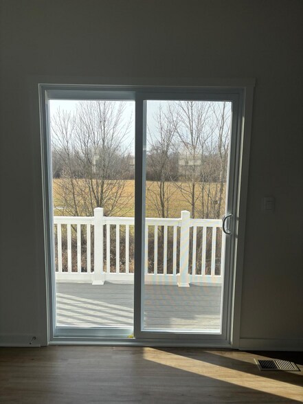 Building Photo - 127 Dusky Willow Dr