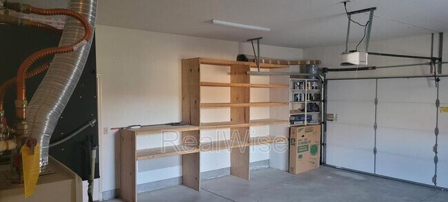 Building Photo - 1267 SW Ironwood Dr