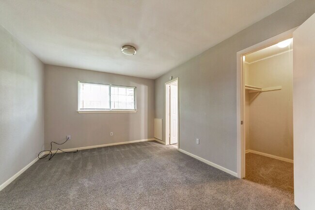 Building Photo - Move-In Ready 3BR/2BA in Baytown – 1,472 Sq Ft with Private Yard & Garage