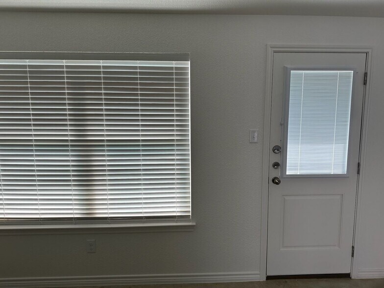 Building Photo - 1265 Lehmann Dr