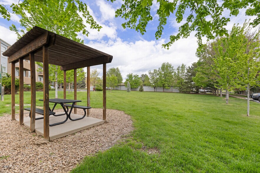 Building Photo - 1606 Cottonwood Dr