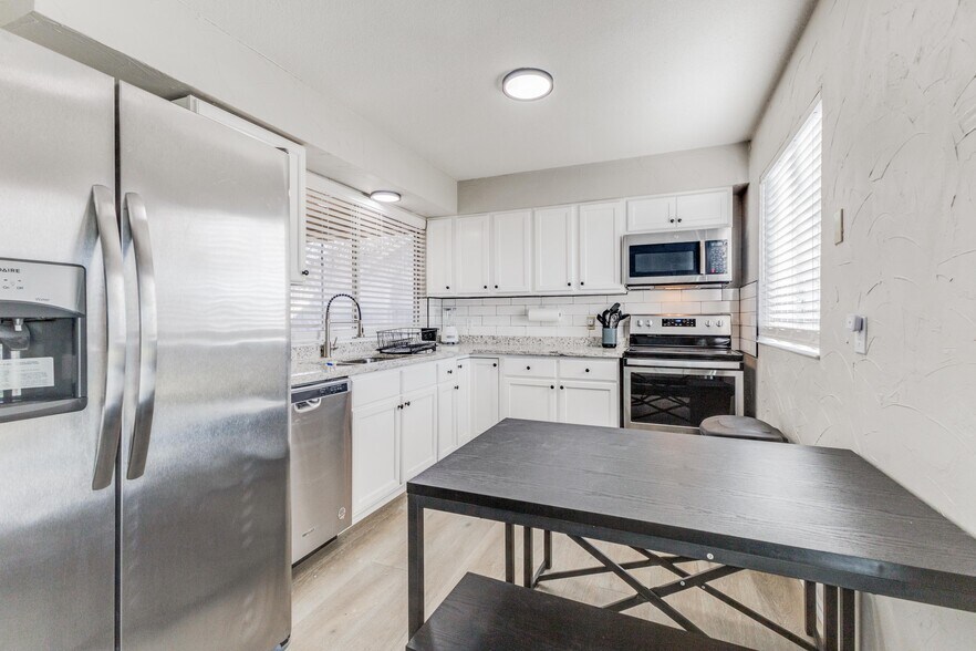 Primary Photo - 7614 Swiss Way