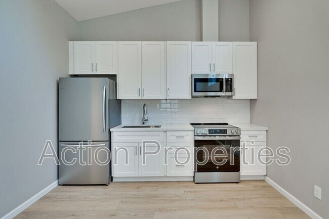 Building Photo - 368 Camille Ct