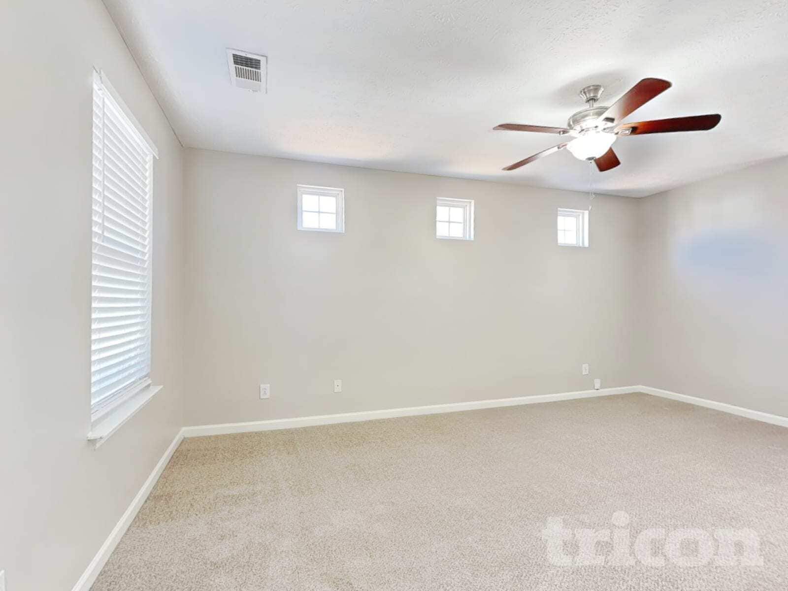 Building Photo - 242 Oak Grove Way