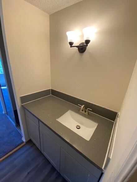 Building Photo - 5460 White Oak Ave