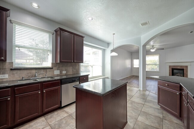 Building Photo - 30819 Lavender Trace Dr