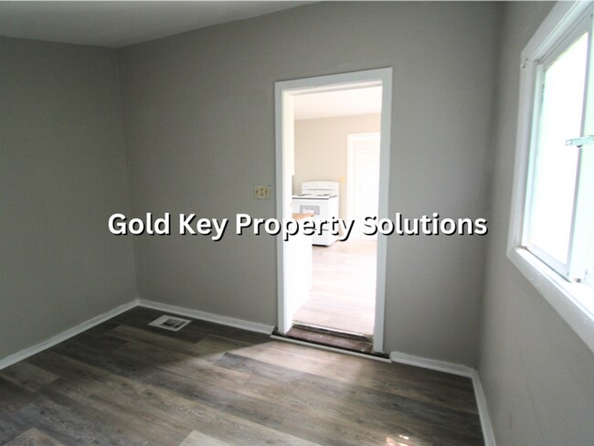 Building Photo - MUNCIE Updated 2 BR 1 BA House with New Kitchen Appliances (SECTION 8 APPROVED)