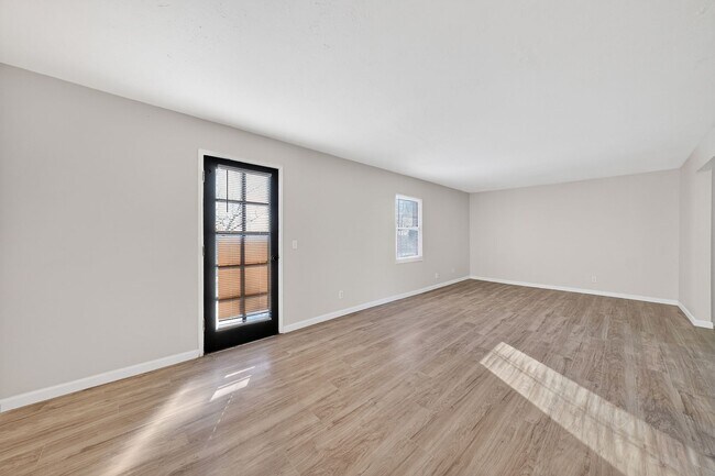 Building Photo - Now Accepting Section 8 –  3 Bedroom /2 Bath Florissant, MO