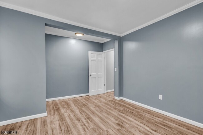 Building Photo - 537 Scotland Rd