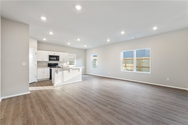 Building Photo - 6812 Memphis