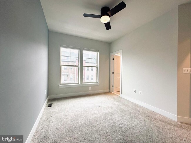 Building Photo - 1009 Rockwell Ave