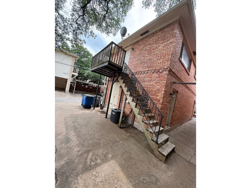 Building Photo - 8620 Baltimore Dr