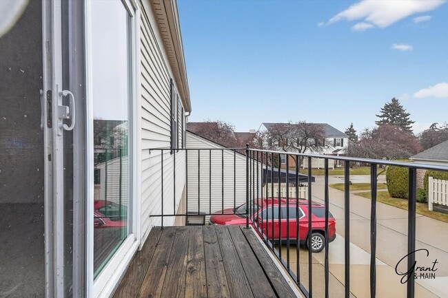 Building Photo - $1395 2 bedroom town house
