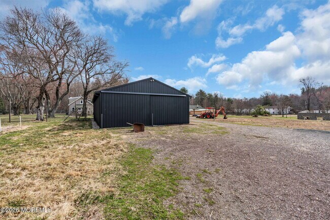 Building Photo - 460 Brickyard Rd