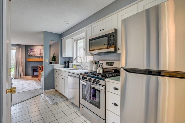 Building Photo - F37 Nordic Village Ln