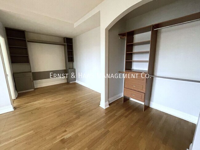 Building Photo - 315 W 3rd St